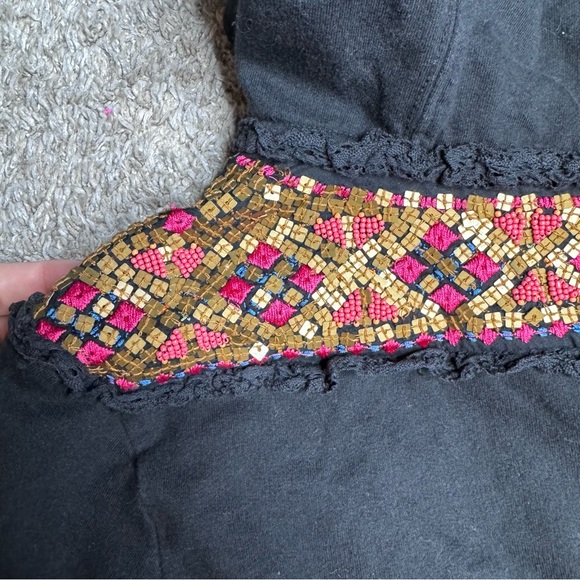 ANTHROPOLOGIE AKEMI + KIN Embellished Sweatshirt. Size S Black & Pink - Picture 7 of 7